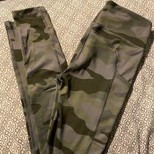 Aeropostale Camo 7/8 Length Leggings